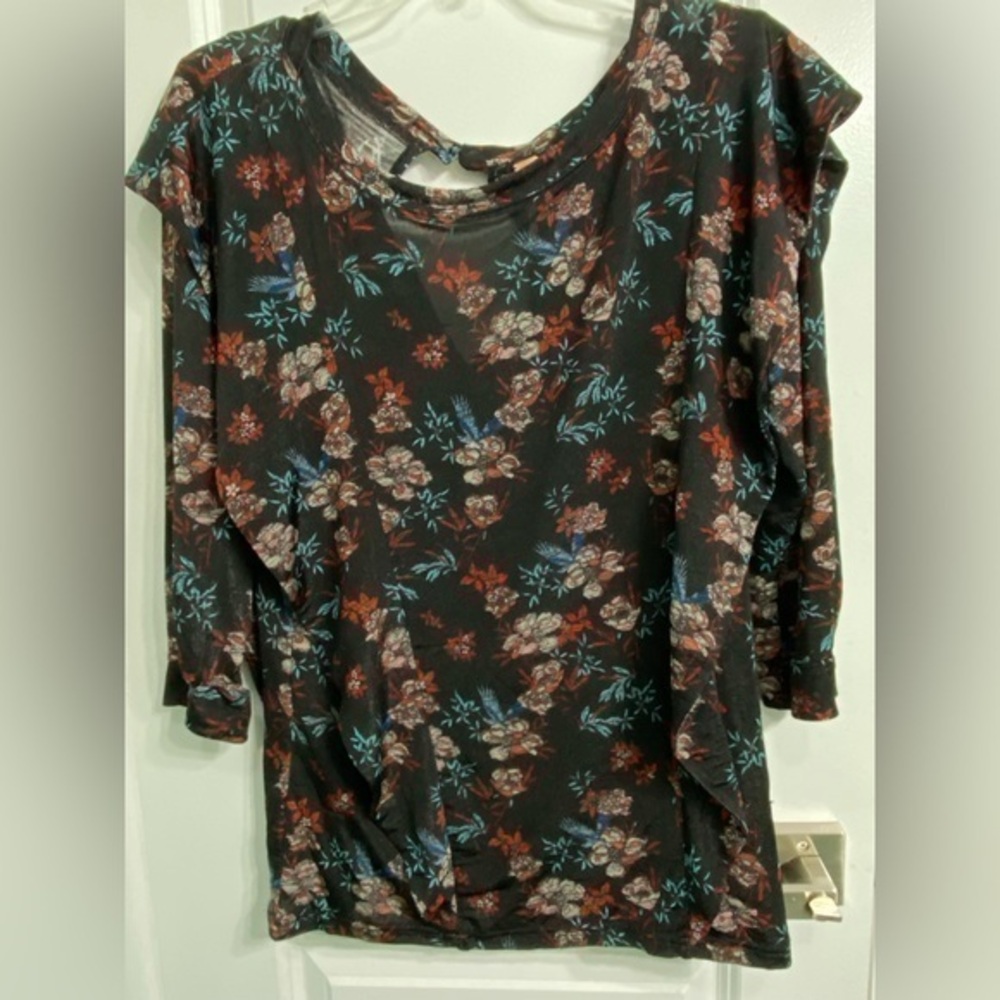 Free people long sleeve floral print with ruffle Size M